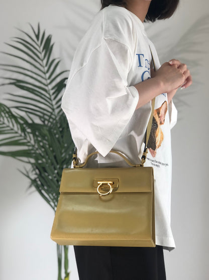 Salvatore Ferragamo Gancini Leather 2way Shoulderbag Handbag Beige Vintage Old yellow ei4hpe