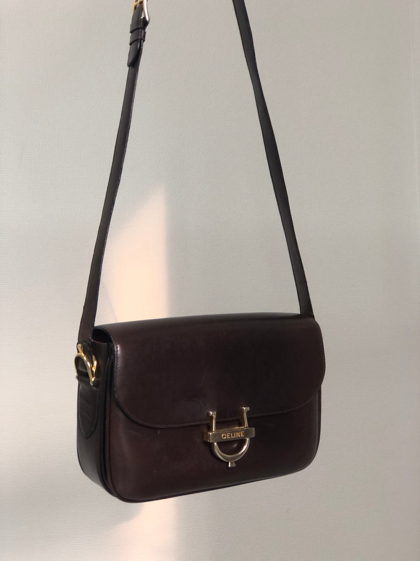 CELINE horseshoe logo leather  crossbody Shoulder bag Brown Vintage Old Celine usmc7d