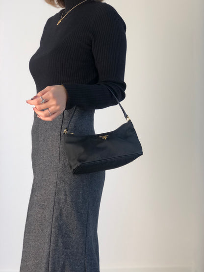 PRADA Logo Small Handbag Black Vintage 4kewfr