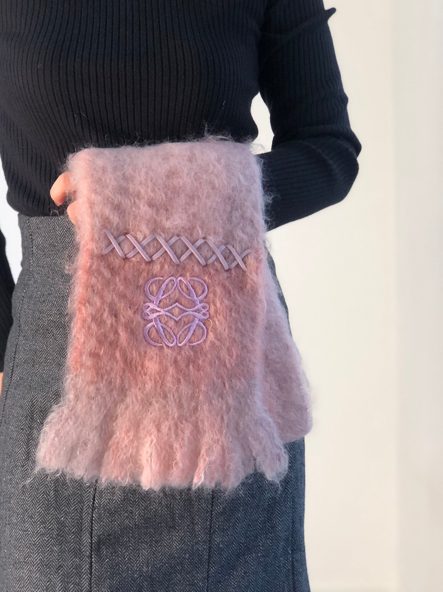 LOEWE Anagram Scarf Pink Vintage j3cm2n