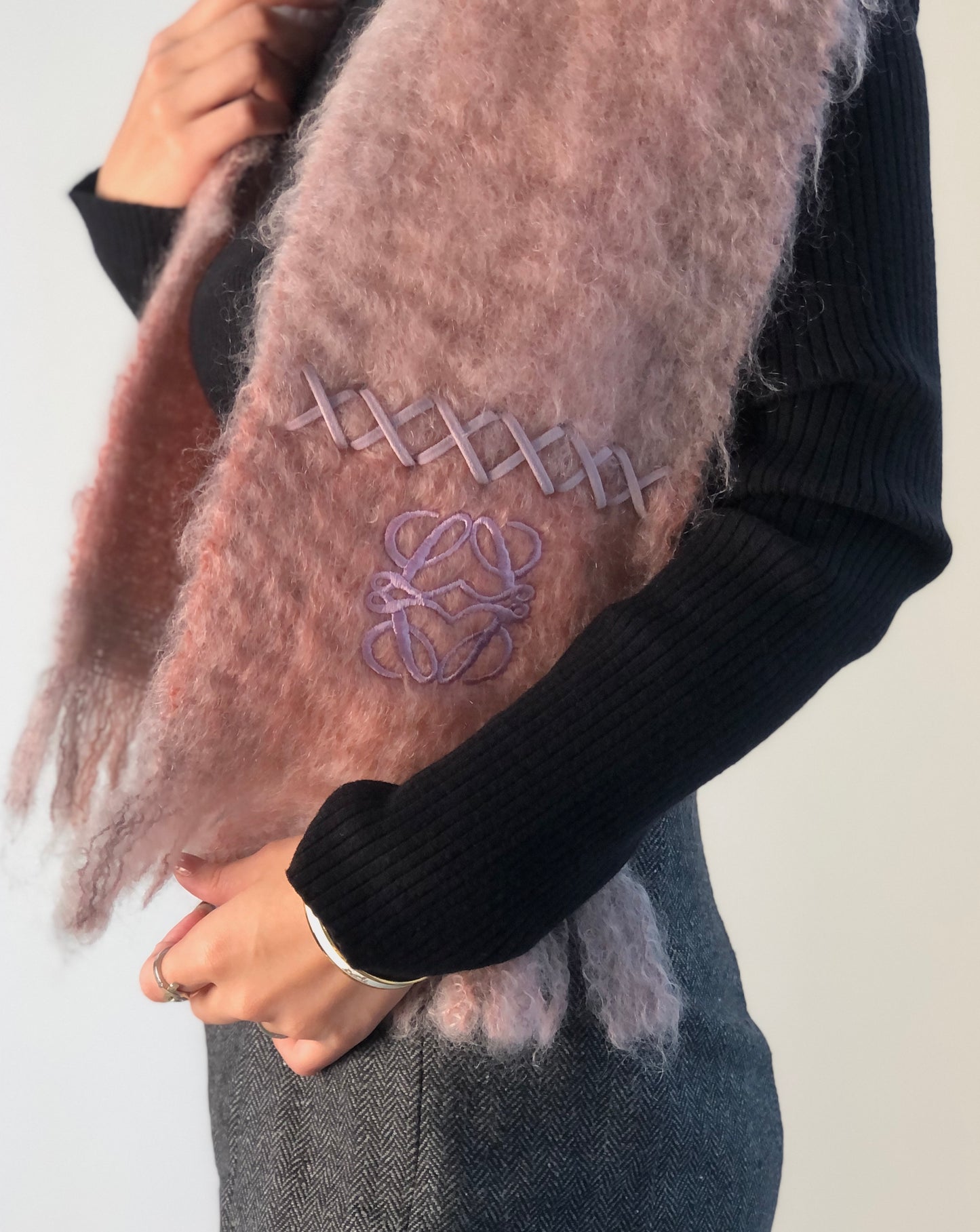 LOEWE Anagram Scarf Pink Vintage j3cm2n