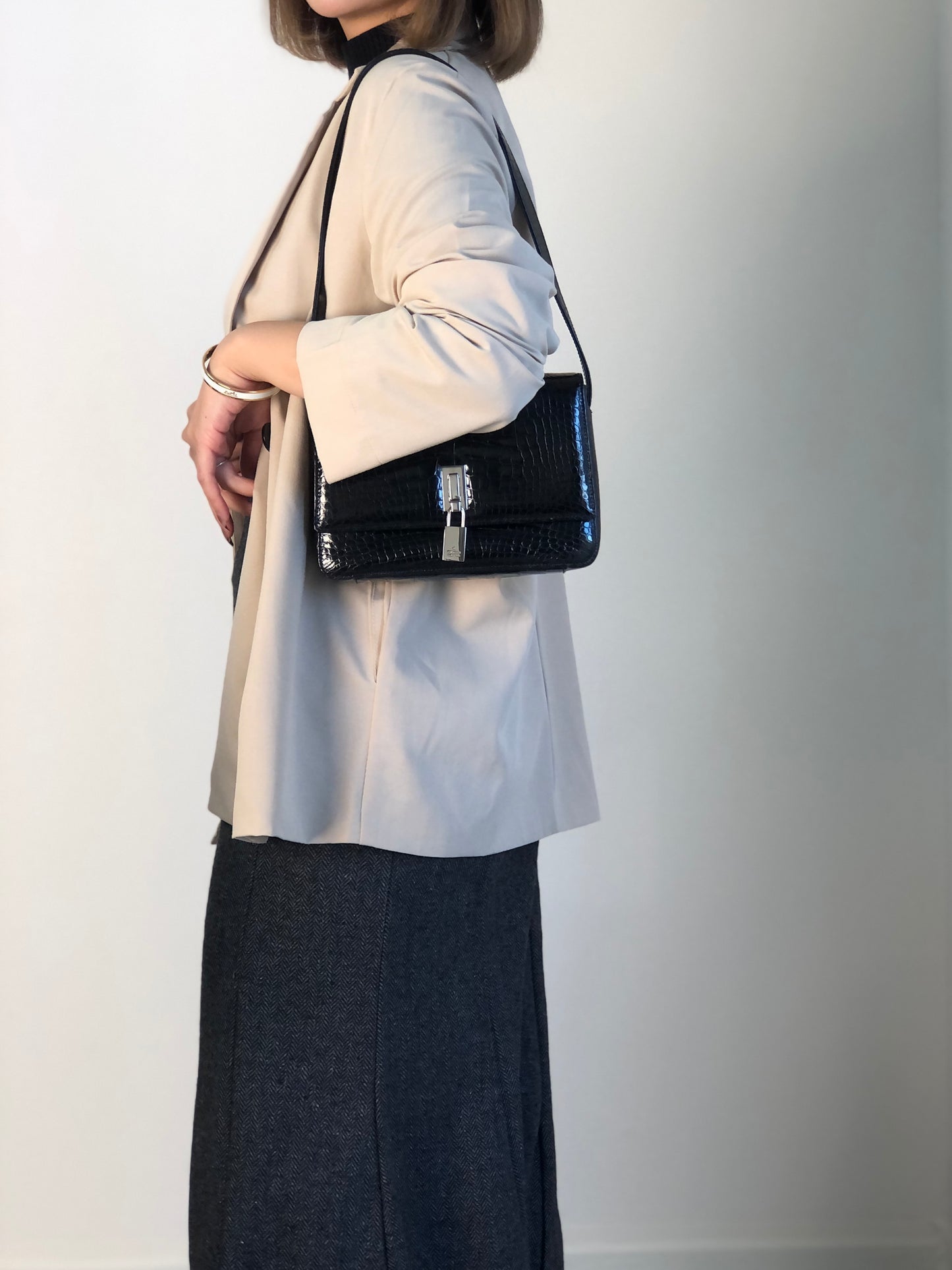 GUCCI Logo Shoulder bag Black Vintage is2idc