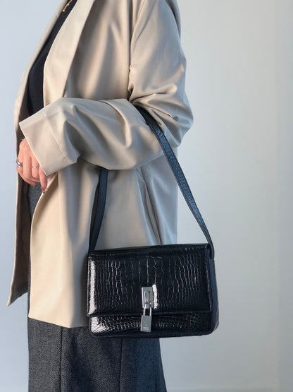 GUCCI Logo Shoulder bag Black Vintage is2idc