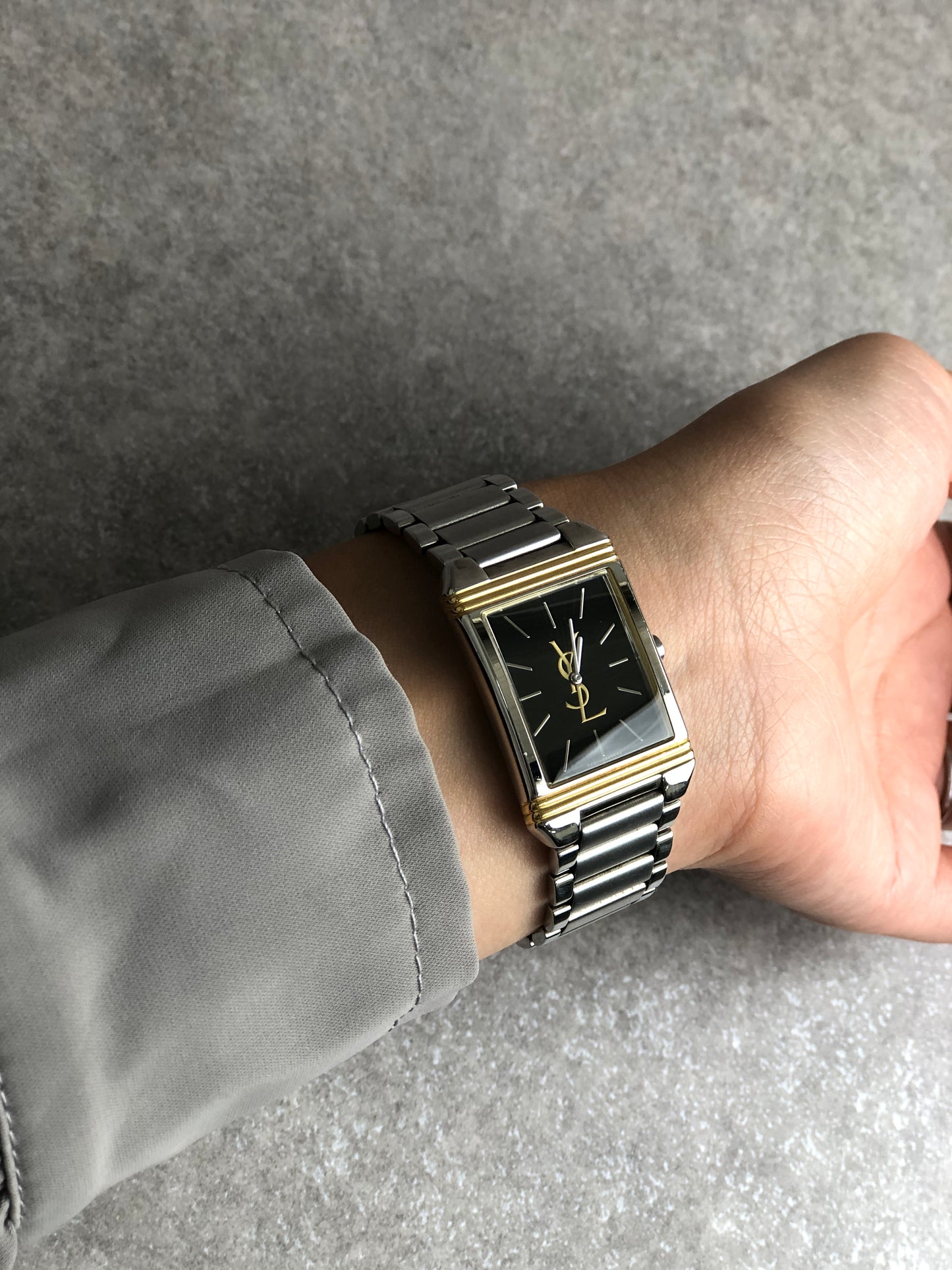 Yves Saint Laurent YSL Logo Watch Silver 5421-H04724Y Vintage 236tmu