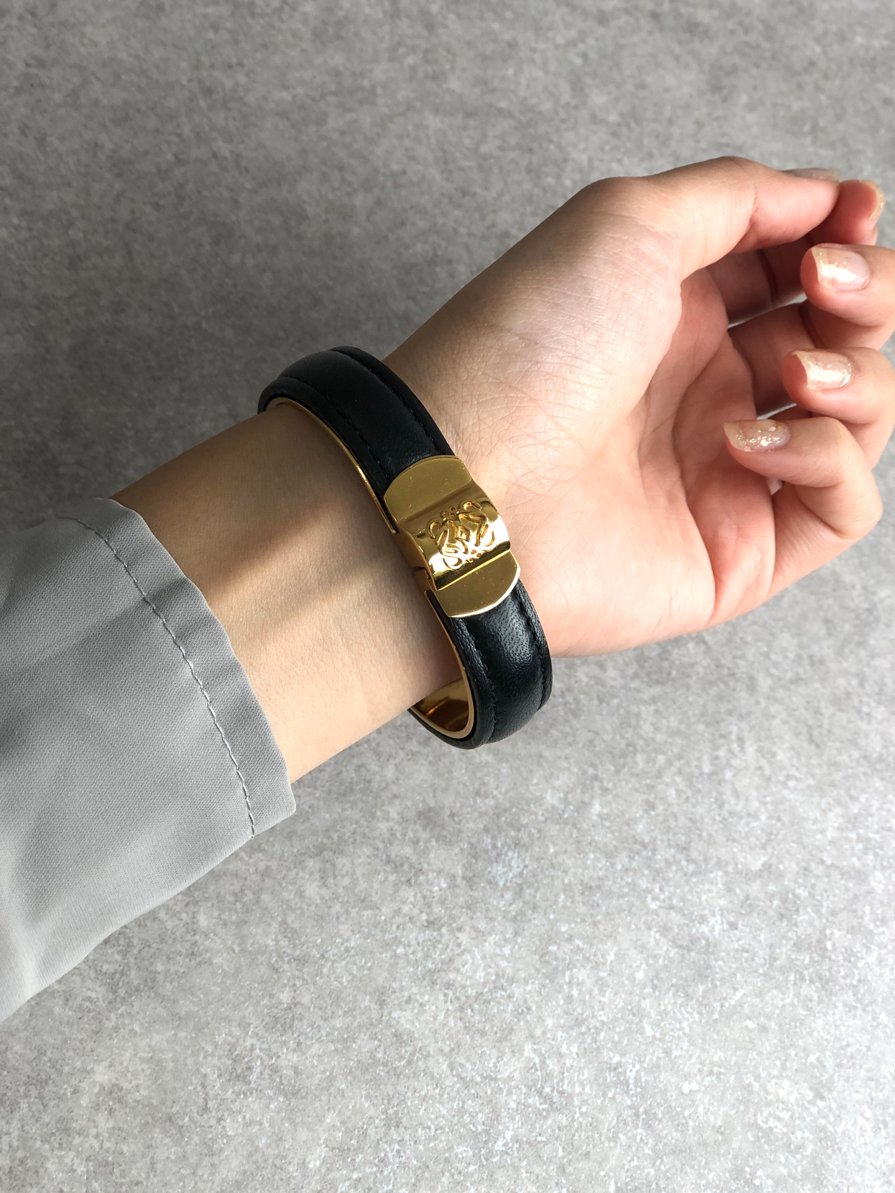 美品　ヴィンテージ　LOEWE　バングル VINTAGE LOEWE/ロエベ】Anagram metal bangle m（ブレスレット