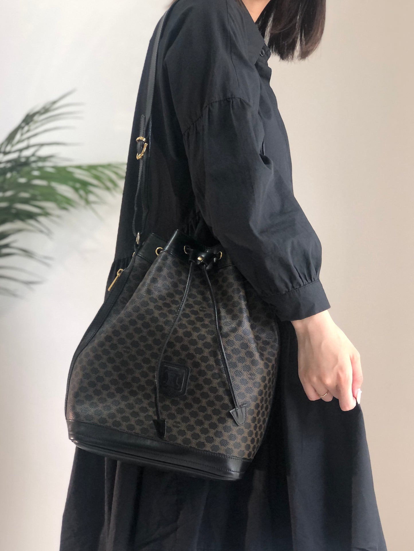 CELINE Macadam Blason Side Zipper Drawstring Shoulder bag Black Vintage Old Celine yabpd6