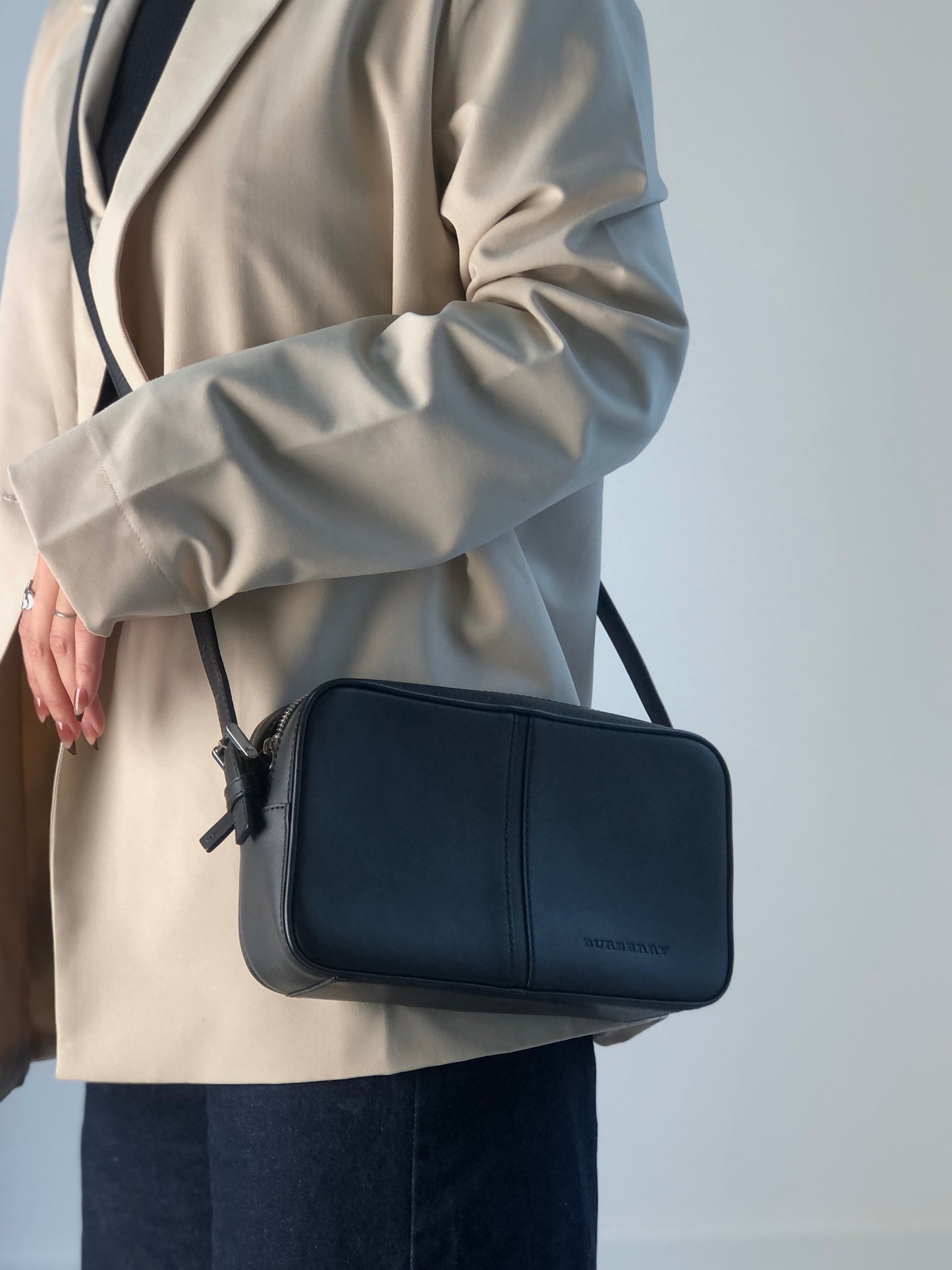 BURBERRY Logo Shoulder bag Black Vintage a7p8nh