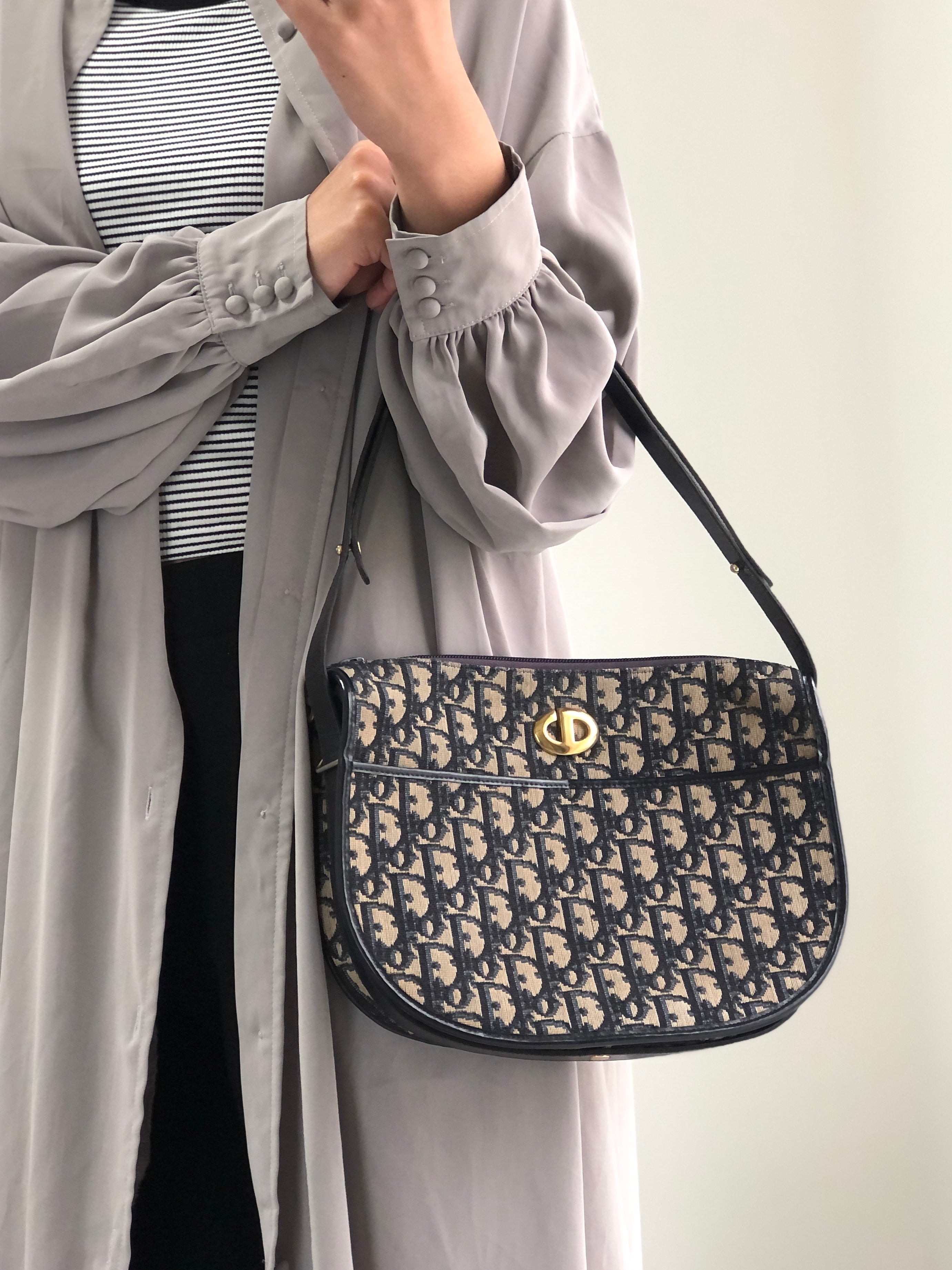 【美品】Chistian Dior  vintage handbag Christian Dior CD logo Vintage Shoulder bag in Good