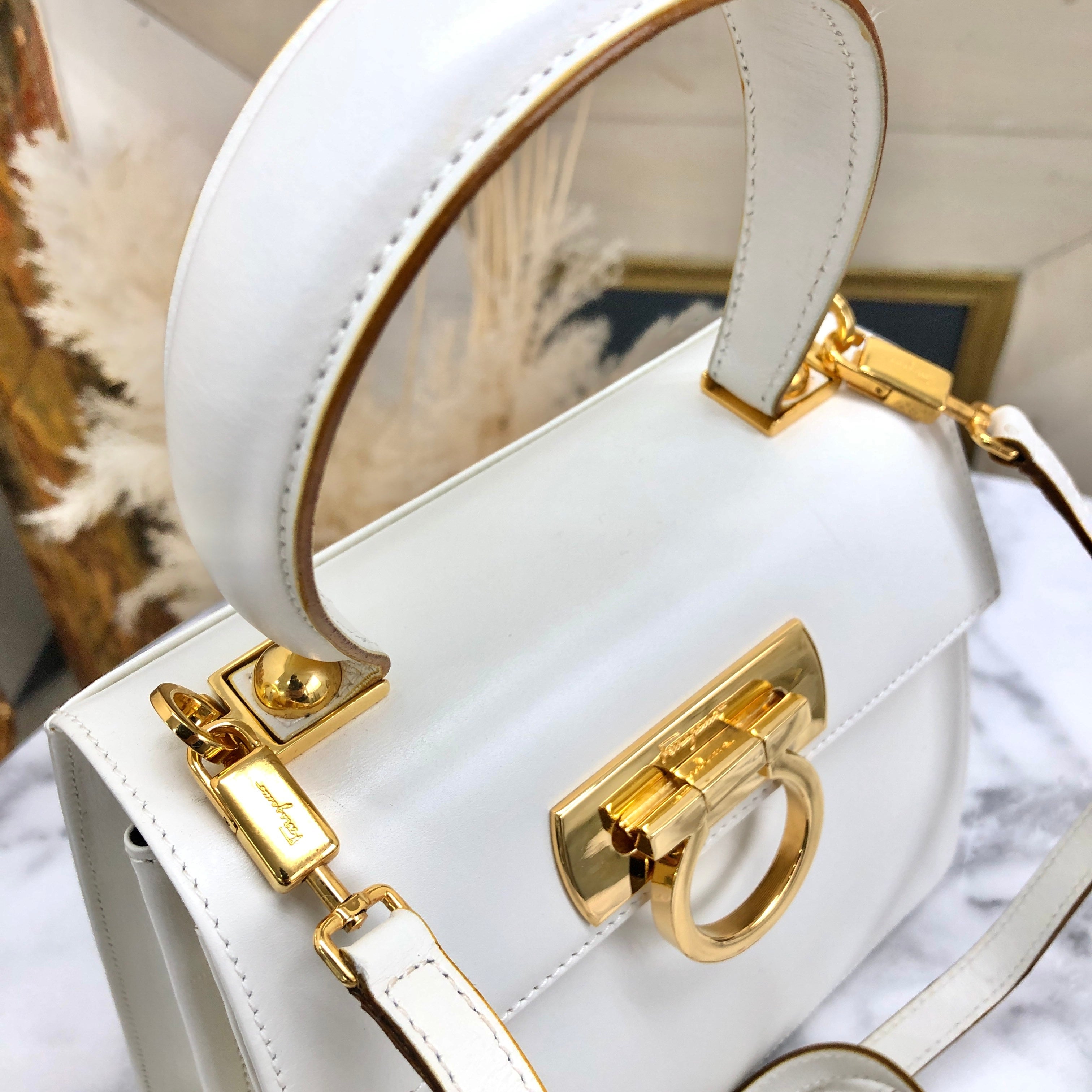 Salvatore ferragamo white outlet bag