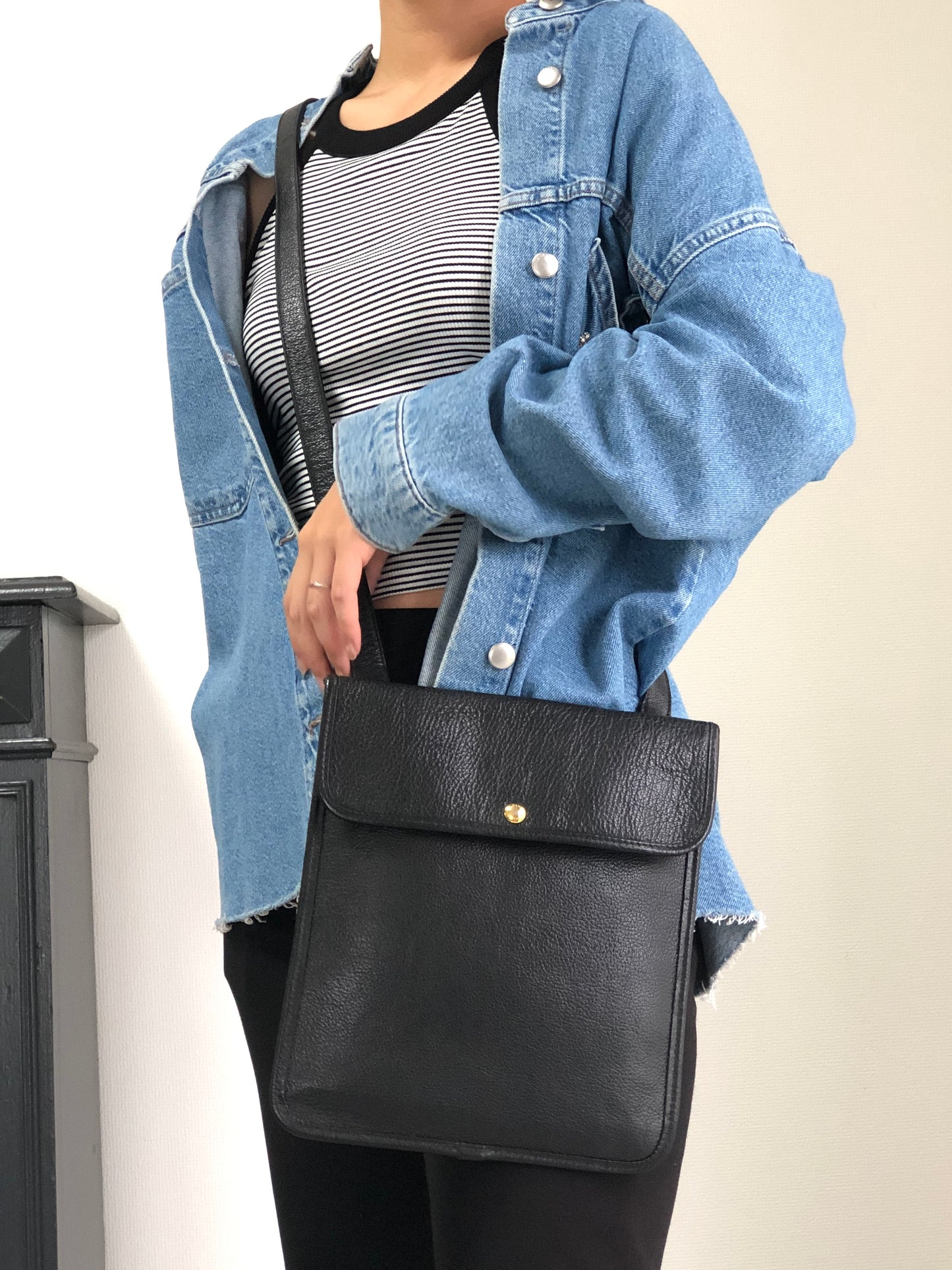LOEWE Logo Embossed Shoulder bag Black Vintage 5ahv4g