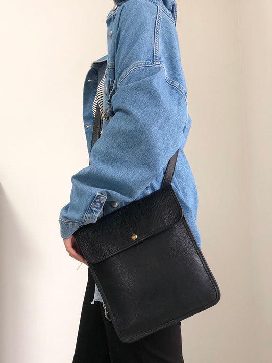 LOEWE Logo Embossed Shoulder bag Black Vintage 5ahv4g