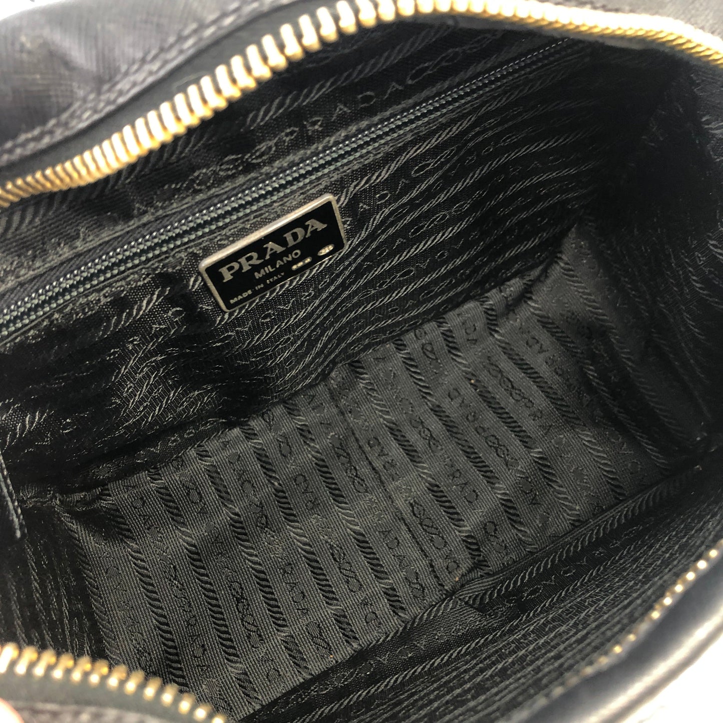 PRADA logoEmbossed  saffiano leather  side lock shoulder bag black Vintage Old 7yy5td
