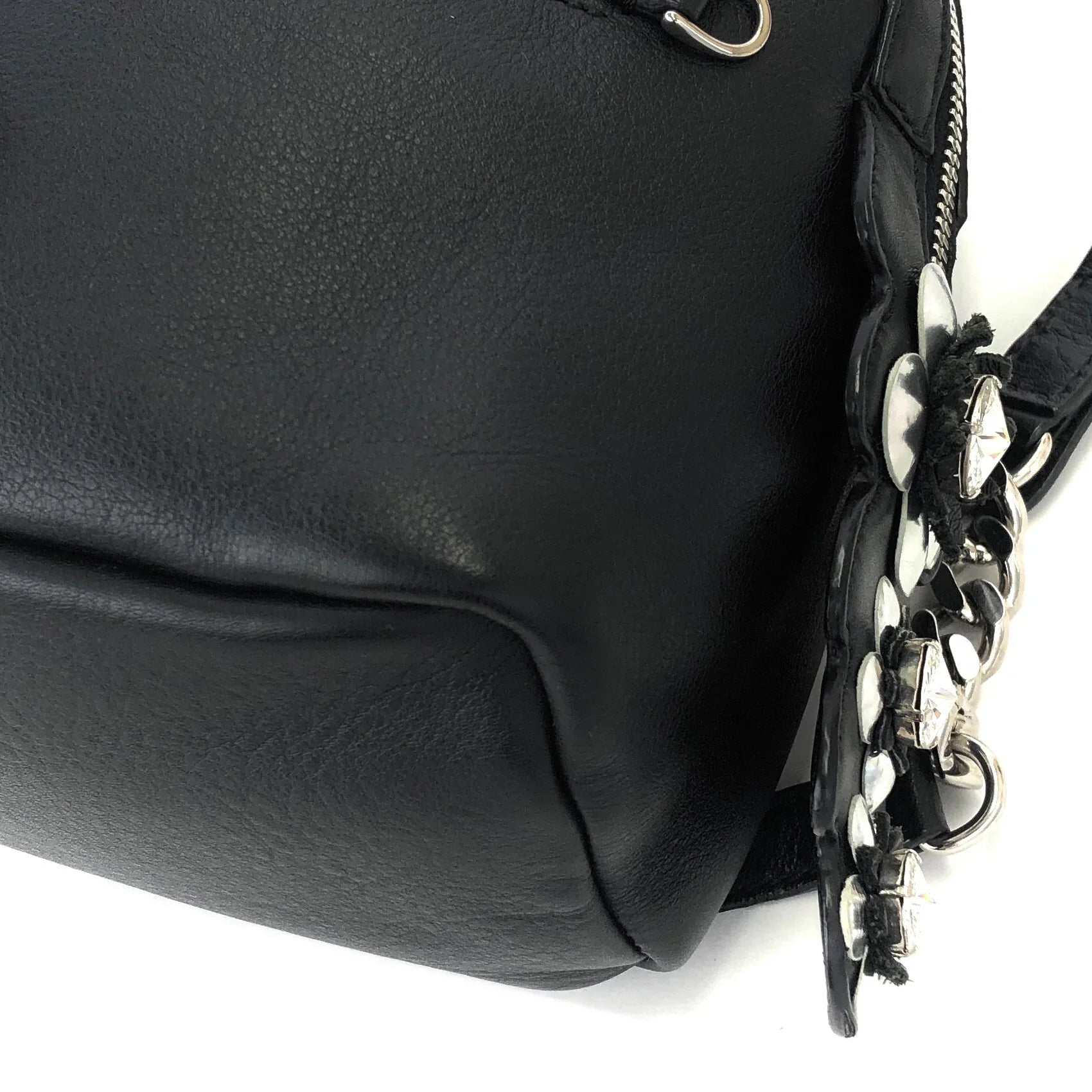 Buy Black Sling Hand Bag Online at Best Price at Global Desi- 8905134468509