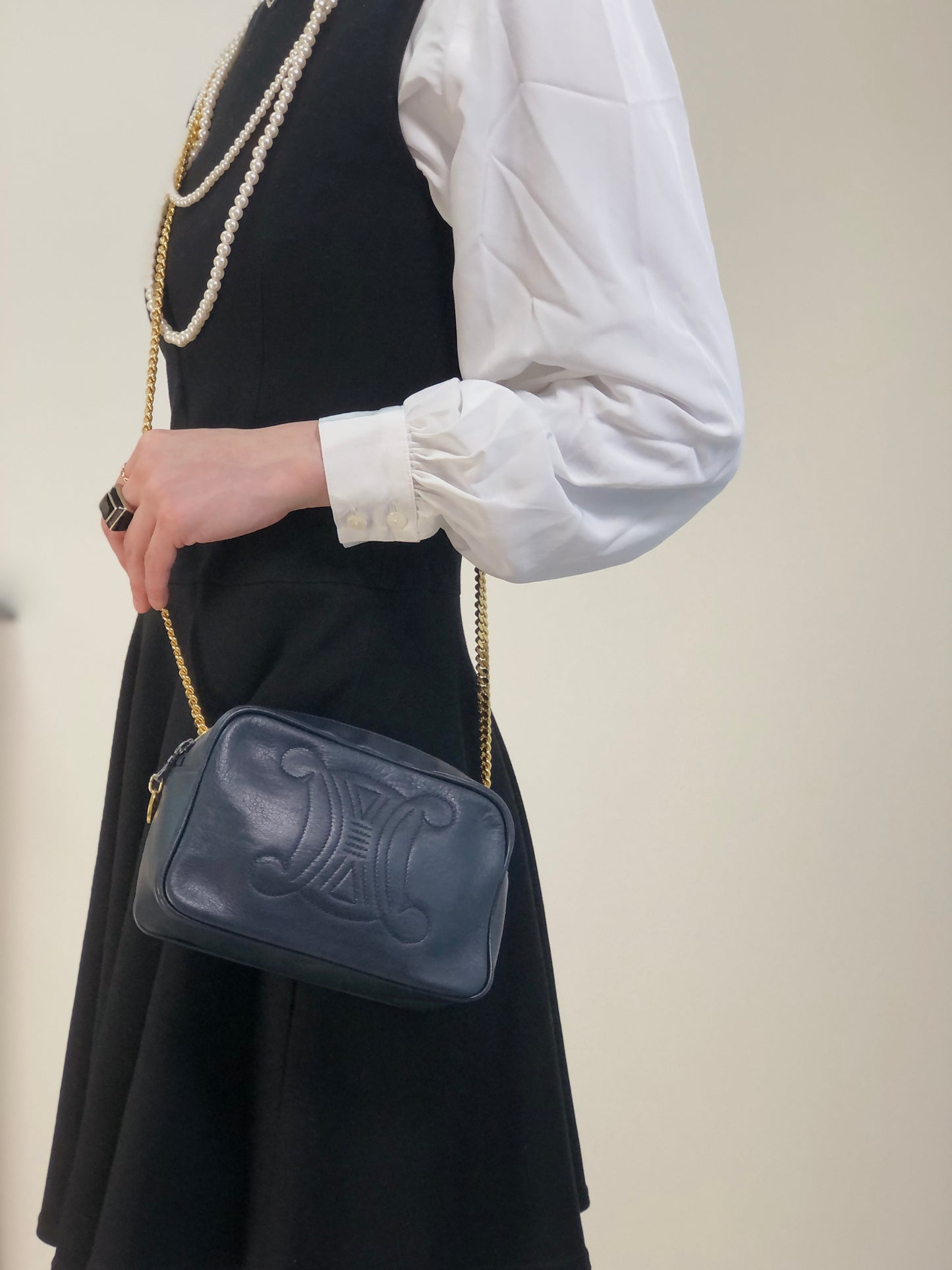 CELINE Triomphe Chain Shoulder bag Navy Vintage h4r6w8