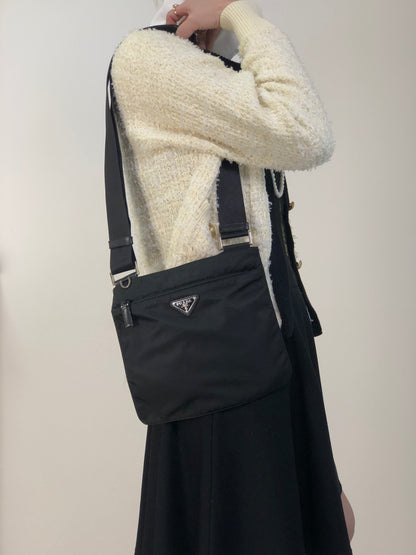 PRADA Tessuto Triangle Logo Shoulder bag Black Vintage ifhbwp