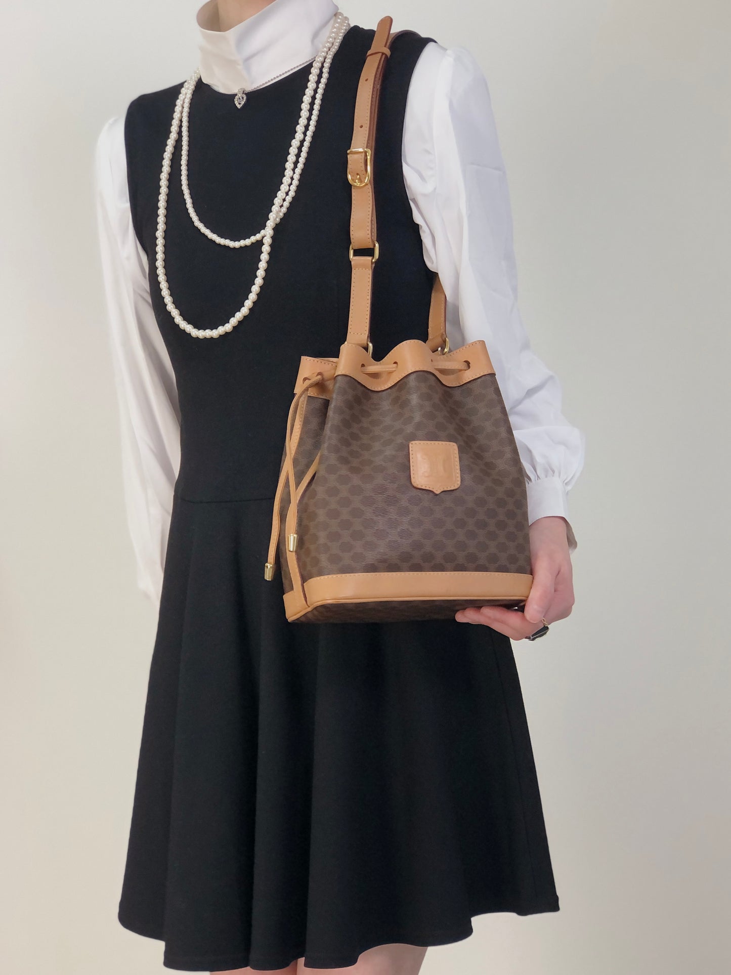 CELINE Macadam Blason Drawstring Shoulder bag Brown Vintage kvk5hf