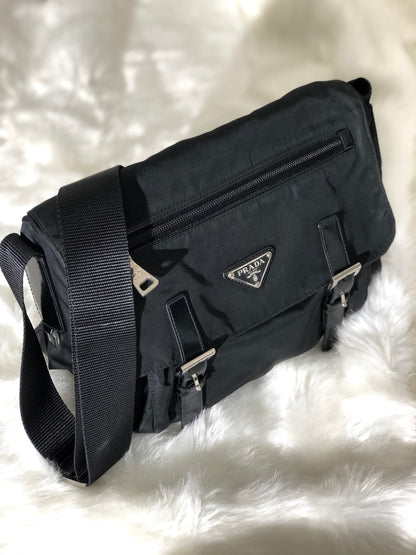 PRADA Triangle Logo Logo Motif Nylon Shoulder bag Black Vintage drwpjp