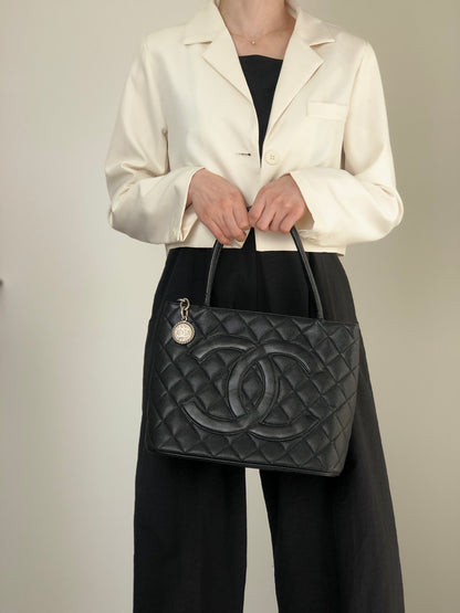 CHANEL Coco Mark Caviar Leather Handbag Black Vintage c6sifv