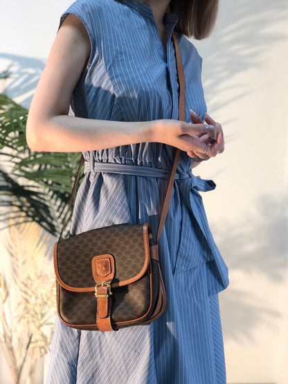 CELINE Macadam Blason Buckle Crossbody Shoulder bag Brown Vintage Old Celine 8rmsve