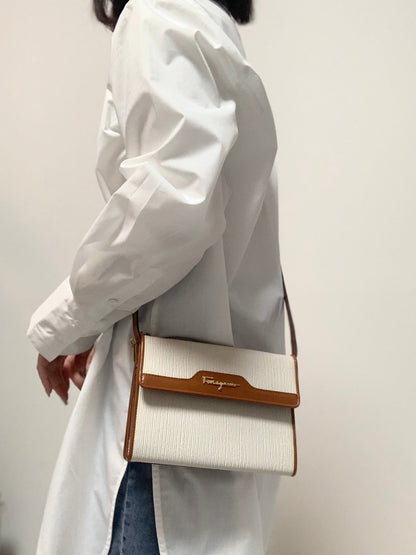 Salvatore Ferragamo Logo Shoulder bag White Vintage Old mk5mmu