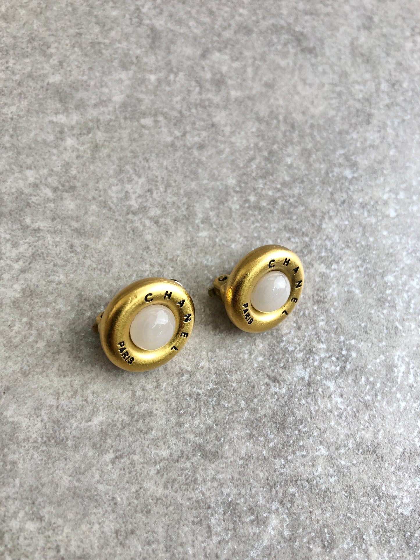 CHANEL Logo Earrings Gold Vintage vkeawm