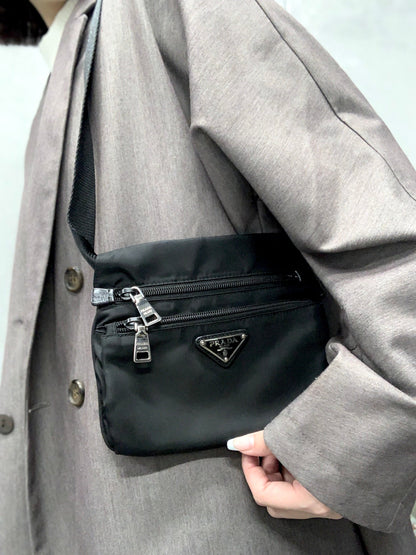 PRADA Triangle logo Nylon Waist bag Black Vintage sh566s