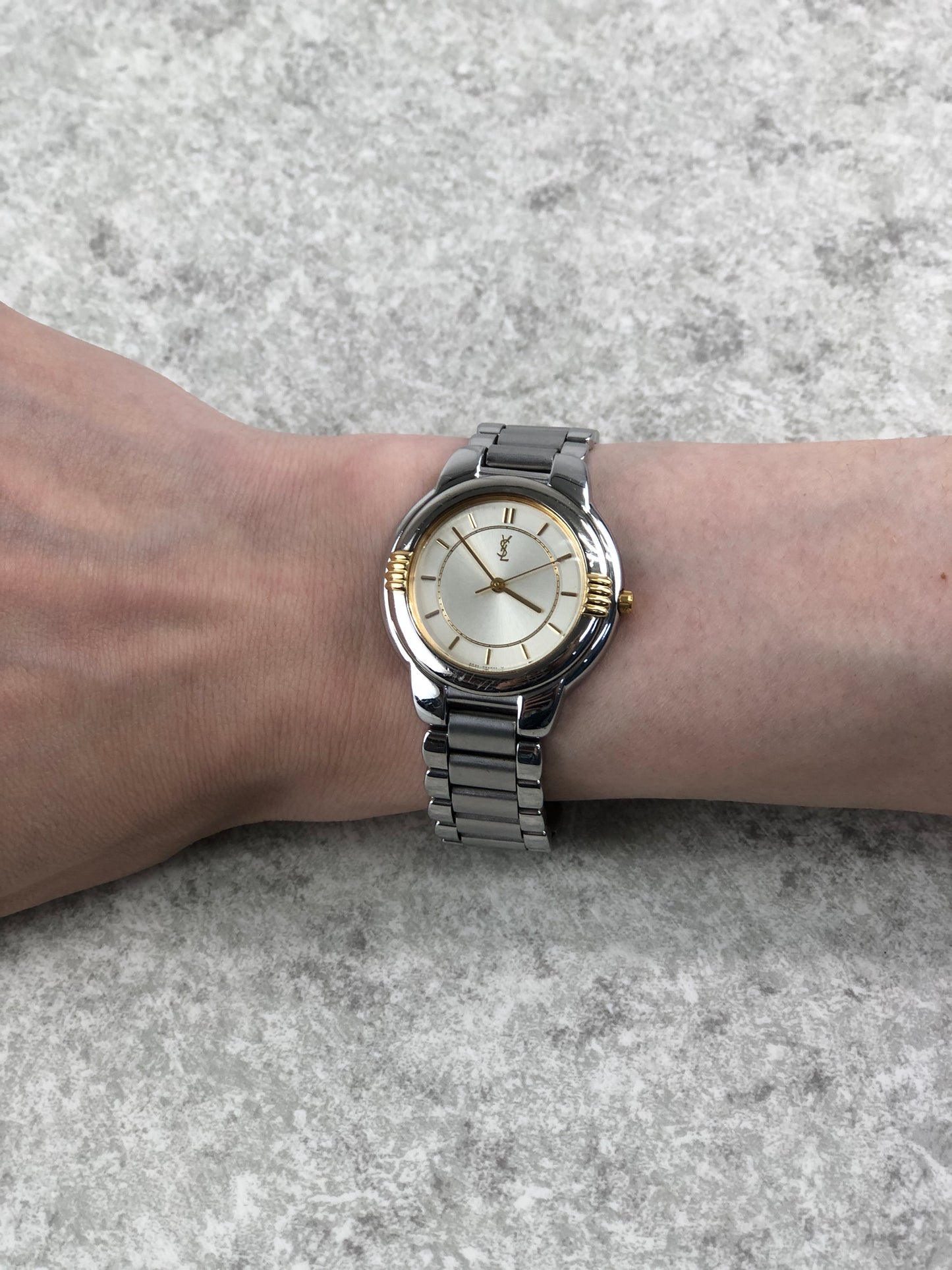 Yves Saint Laurent YSL Logo Watch Silver Vintage c6vtx8