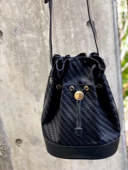 GUCCI Logo Canvas Drawstring Shoulder bag Black Vintage Old Gucci jnaa8d