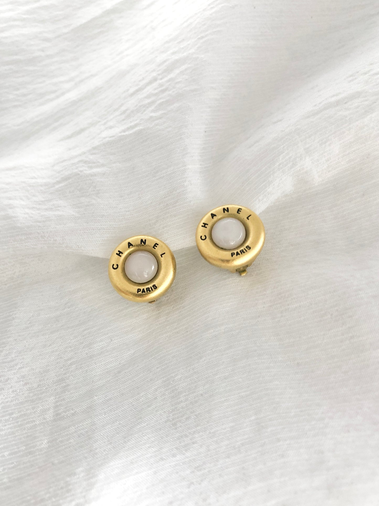CHANEL Logo Earrings Gold Vintage vkeawm
