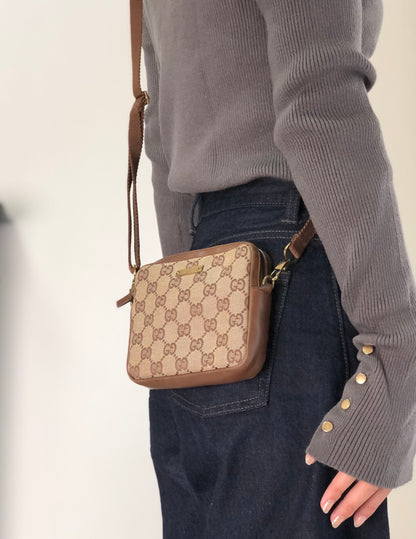 GUCCI GG Canvas Shoulder bag Brown Vintage 2hrrun