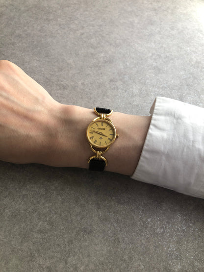 GUCCI Logo Quartz Watch Gold 6000L Vintage c25zxe