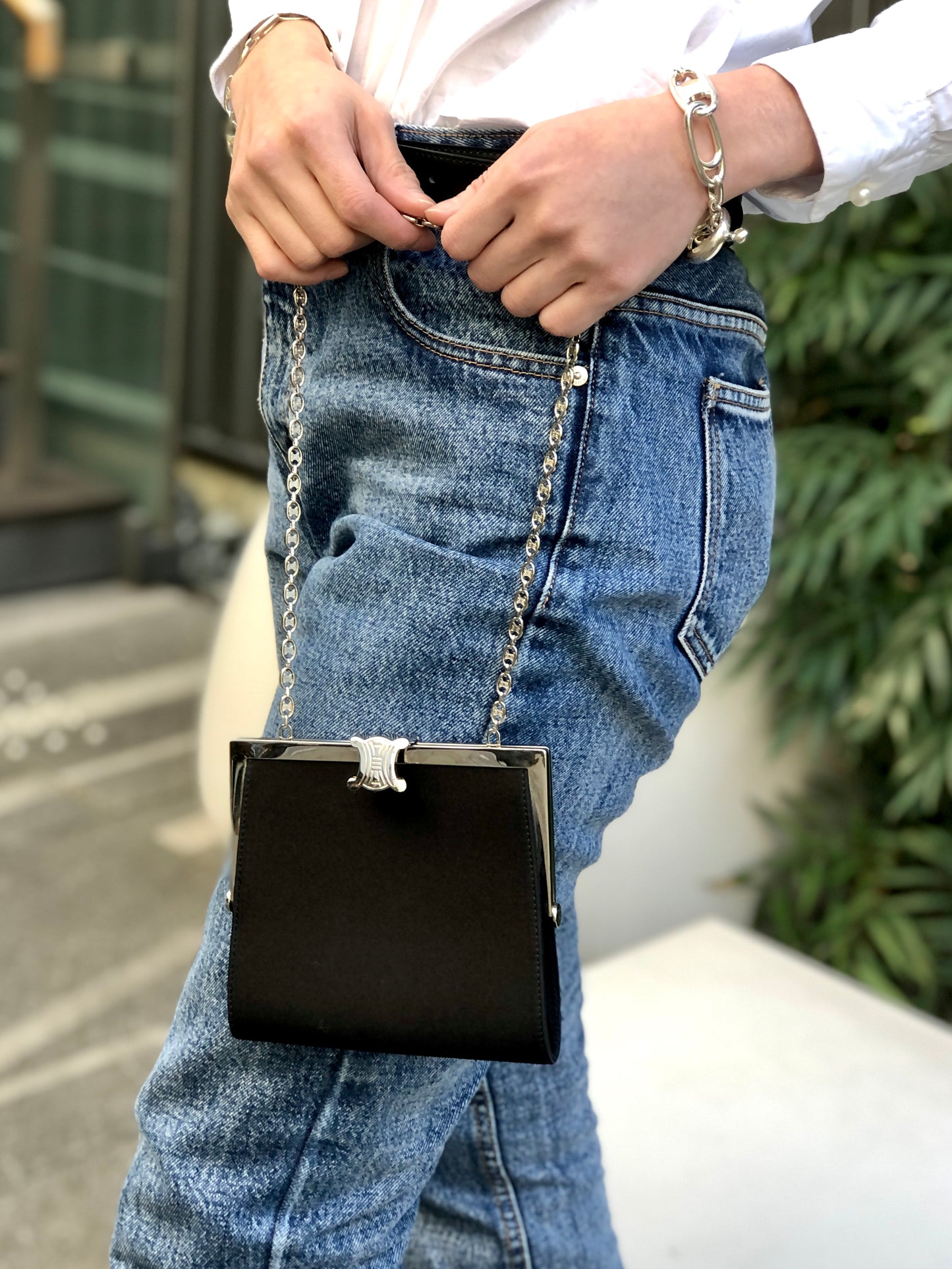 CELINE Triomphe Metal Clasp Chain Shoulder bag Black Vintage 857psb