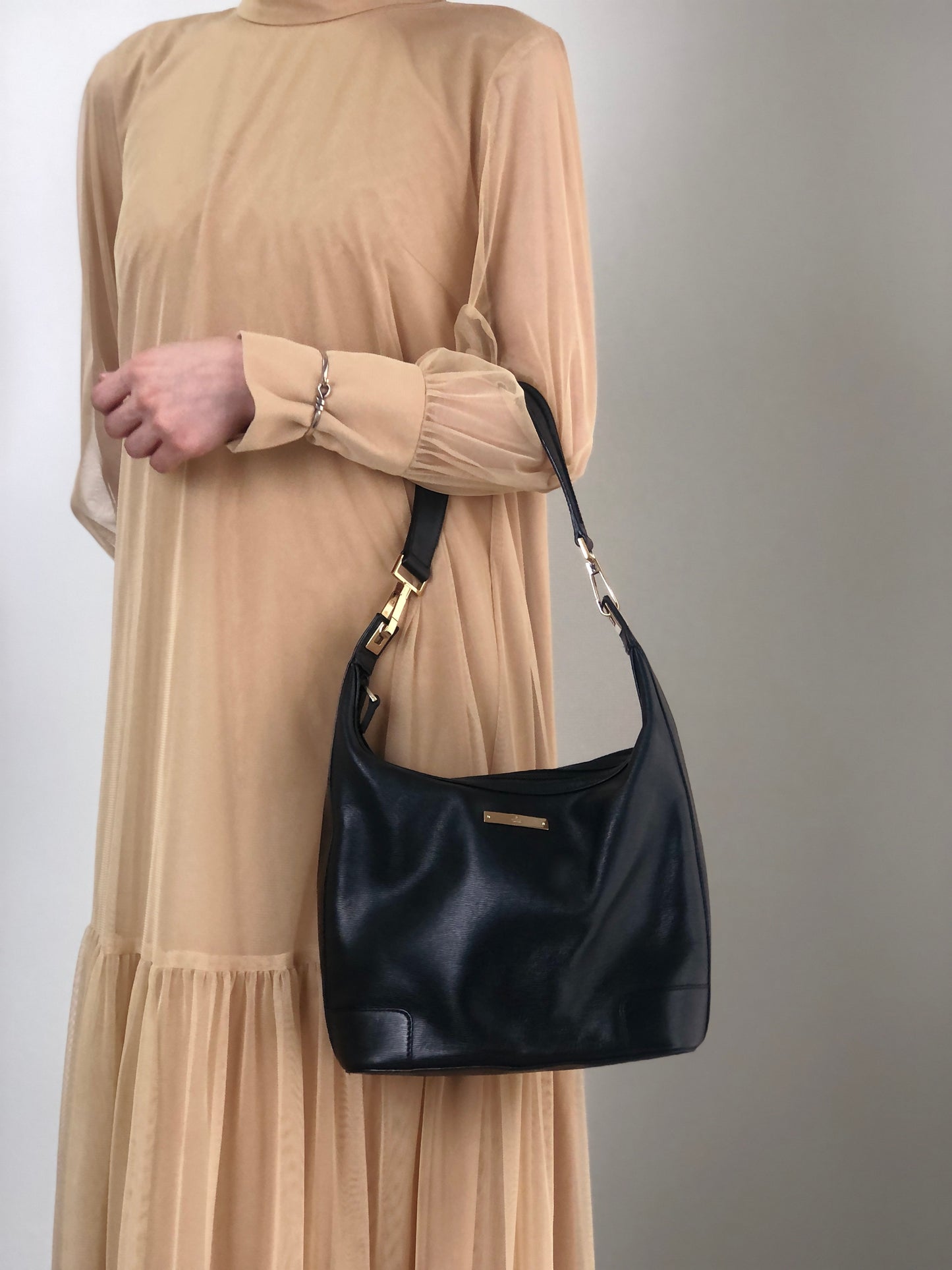 GUCCI Logo Shoulder bag Black Vintage mahiw3