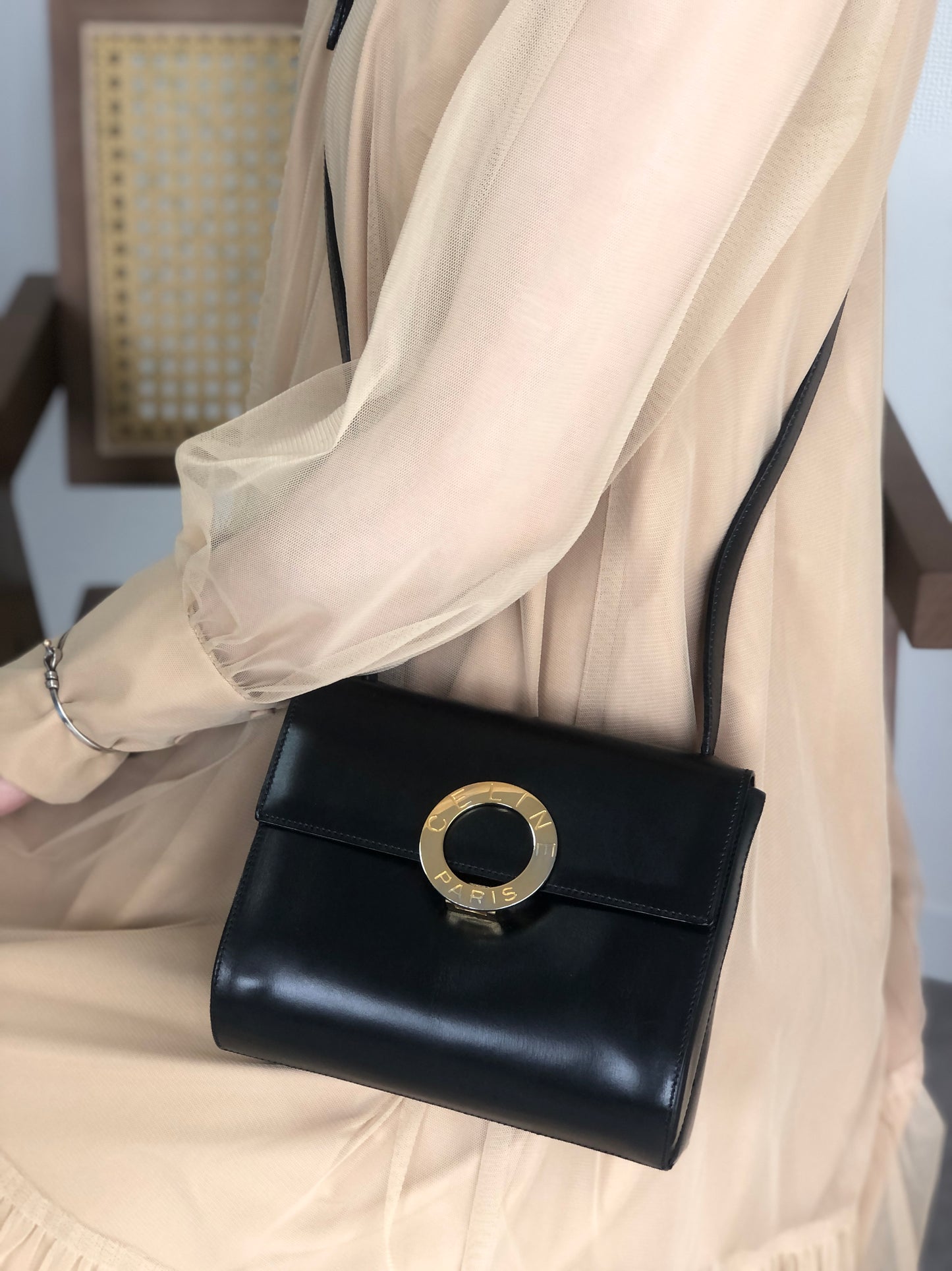 CELINE Circle Logo Shoulder bag Black Vintage ee7fti