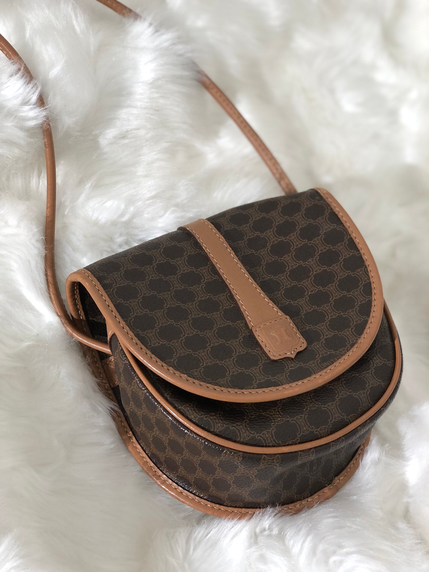 CELINE Macadam Blason Logo Round Macadam PVC Leather Small Shoulder bag Brown Vintage uvtx7g