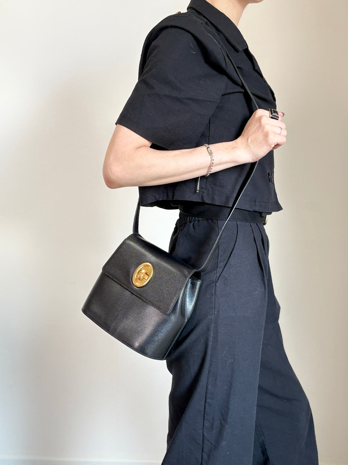 Christian Dior Turn Lock Shoulder bag Black Vintage rz2umb