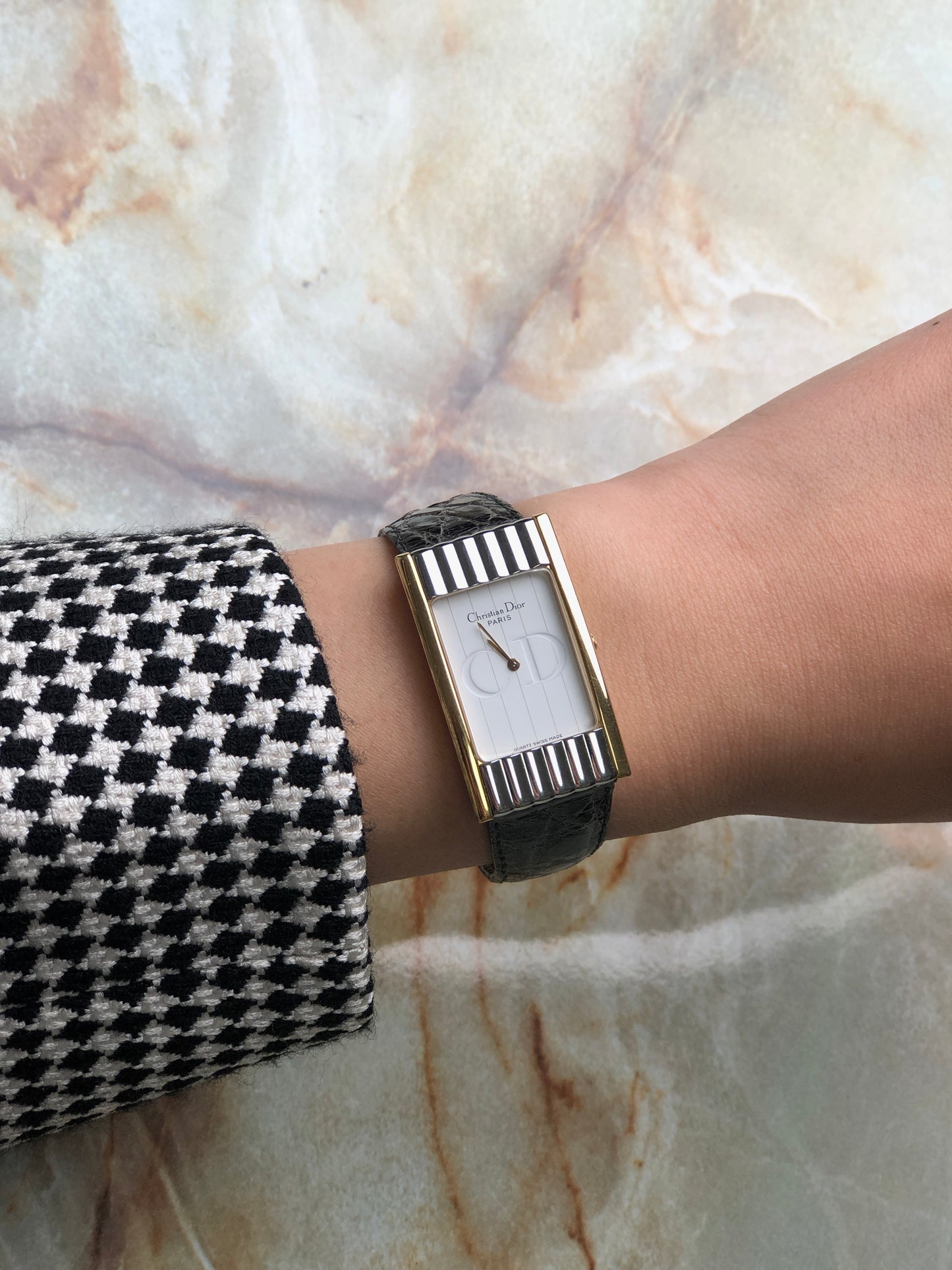 Christian Dior CD Logo Watch Gold Vintage a2gt8i