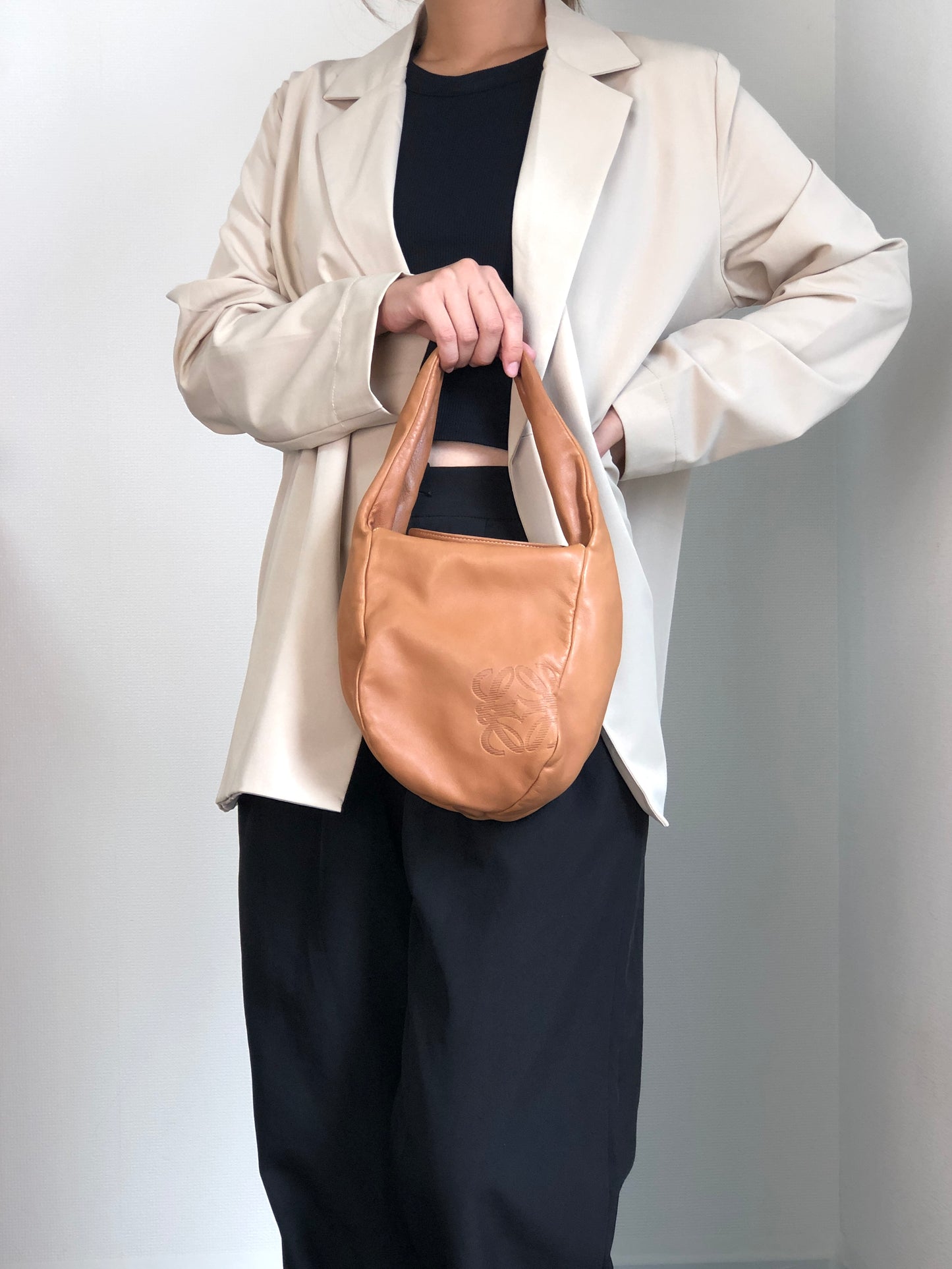 LOEWE Anagram Shoulder bag Hobobag Camel Vintage 6sxnri