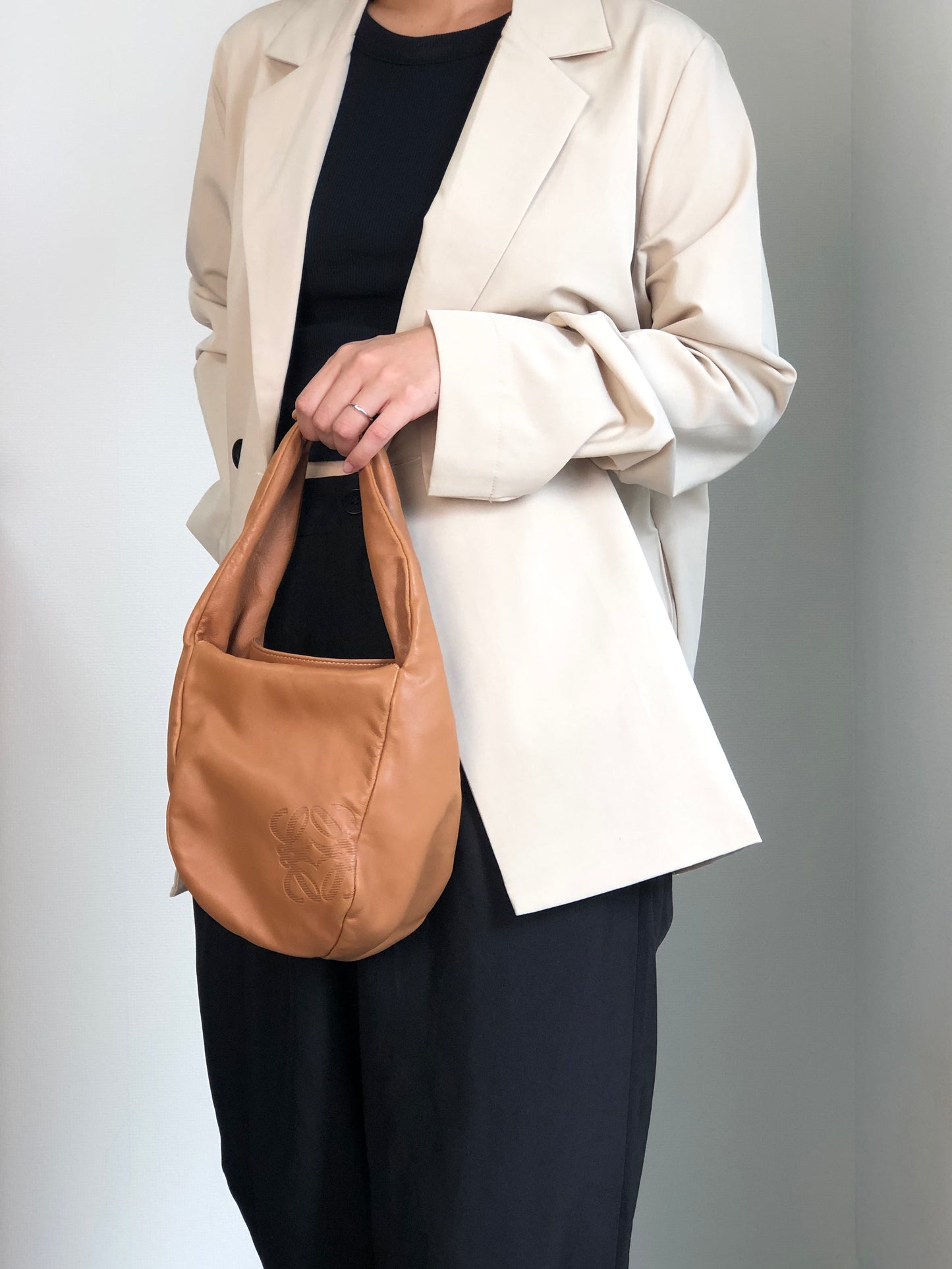LOEWE Anagram Shoulder bag Hobobag Camel Vintage 6sxnri