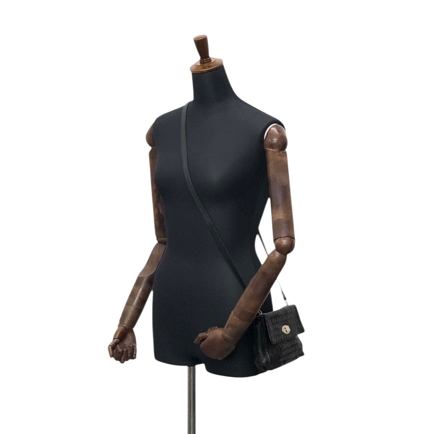 Bottega Veneta Intrecciato Turn Lock Shoulder bag Black Vintage jk5whm