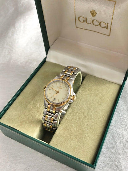 GUCCI Logo Watch Silver×Gold 9040L Vintage vh83fz