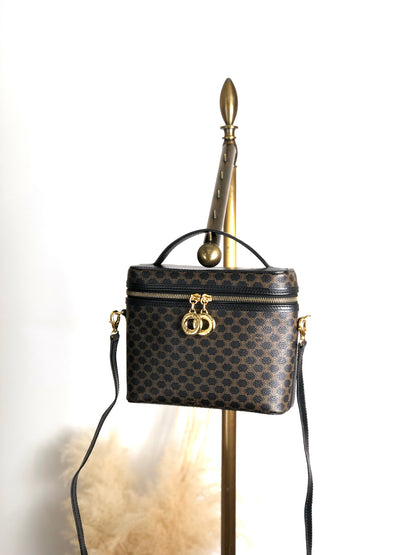 CELINE Macadam Circle Charm Two-way Handbag Shoulder bag Black Vintage cx8yk3