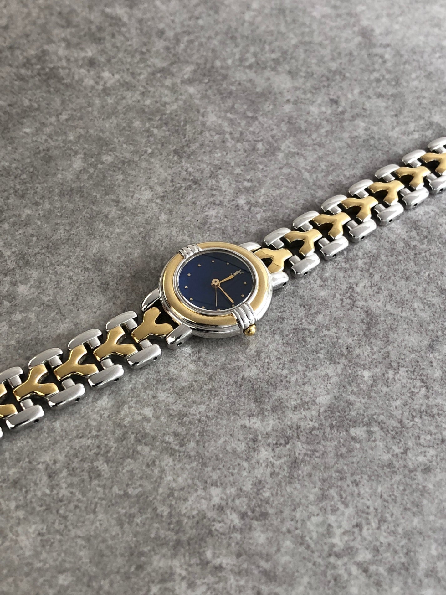 Yves Saint Laurent YSL Logo Watch Gold×Silver 5430-F43089 Vintage vvmgf8