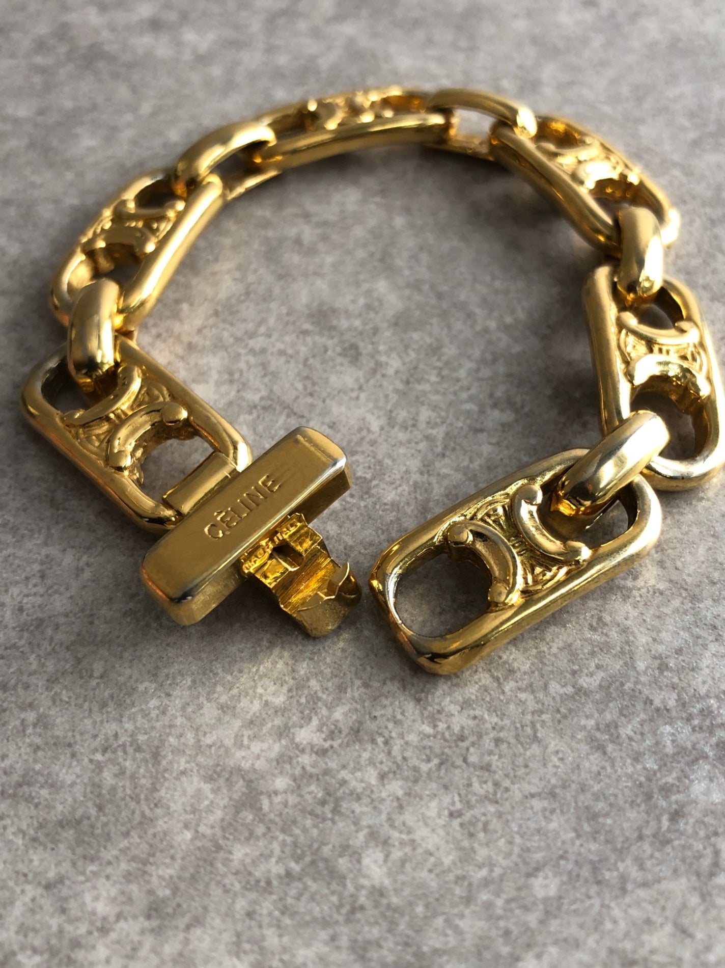 CELINE Blason Bracelet Gold Vintage 8f46ju