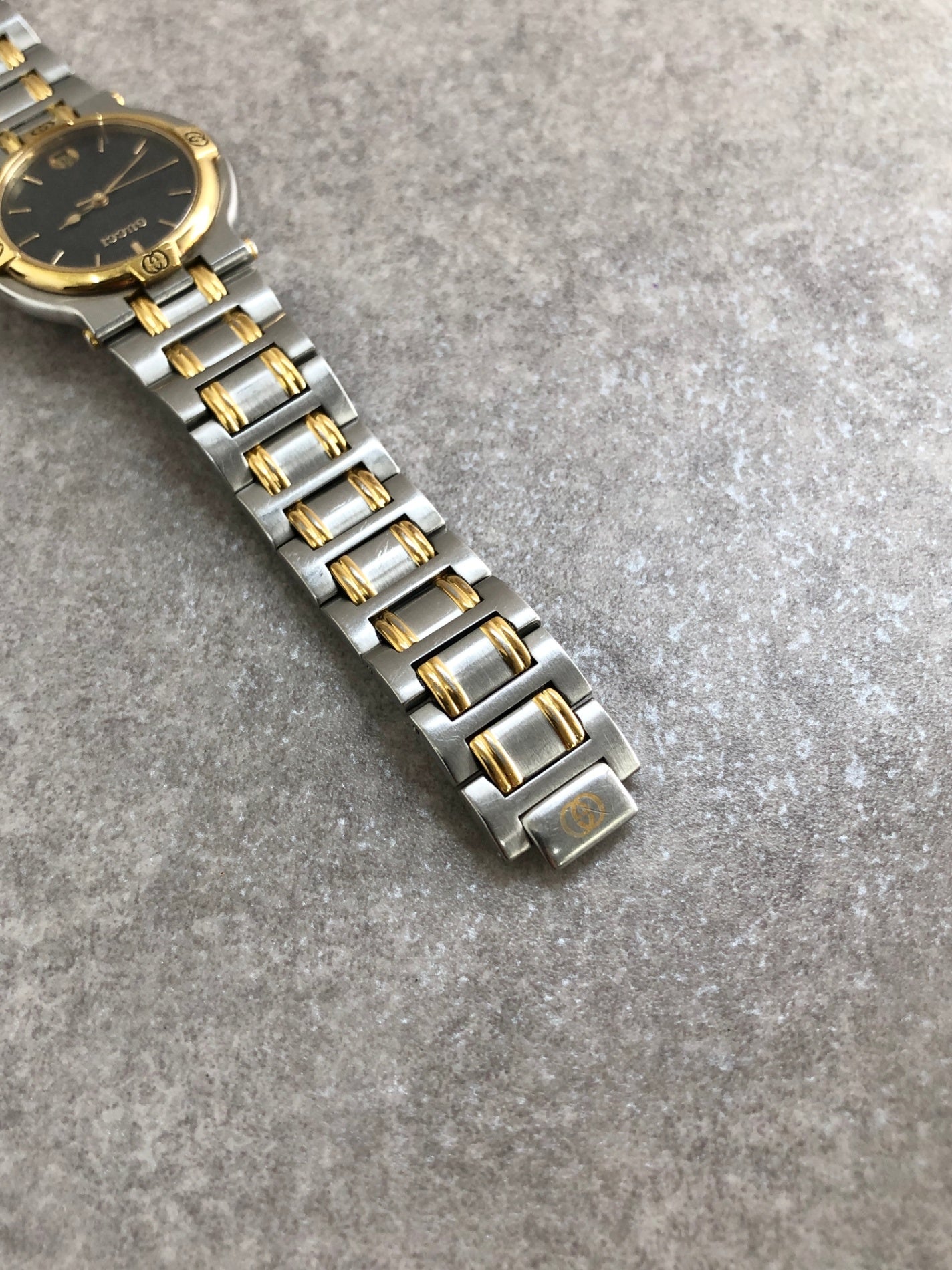 GUCCI Logo Quartz Watch Silver×Gold 9000M Vintage kfni2y