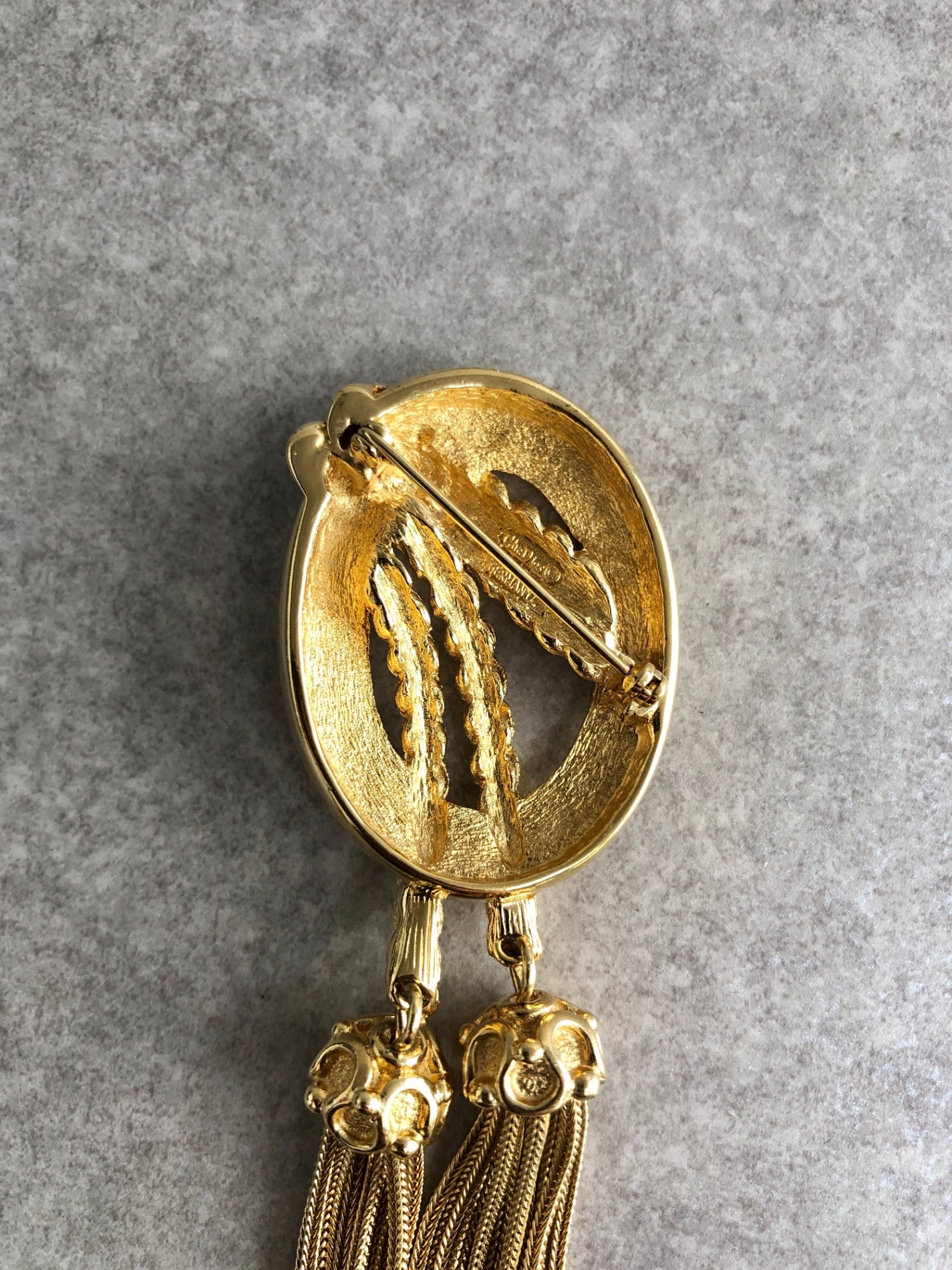 Christian Dior Tassel Brooch Gold Vintage t5dyy3 – VintageShop solo