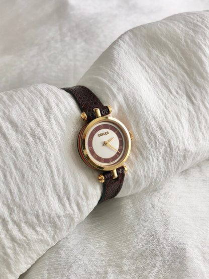 GUCCI Logo Watch Brown Vintage xpg7th