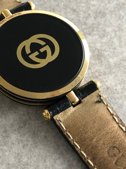GUCCI Logo Watch Black 2040M Vintage mr6i3u