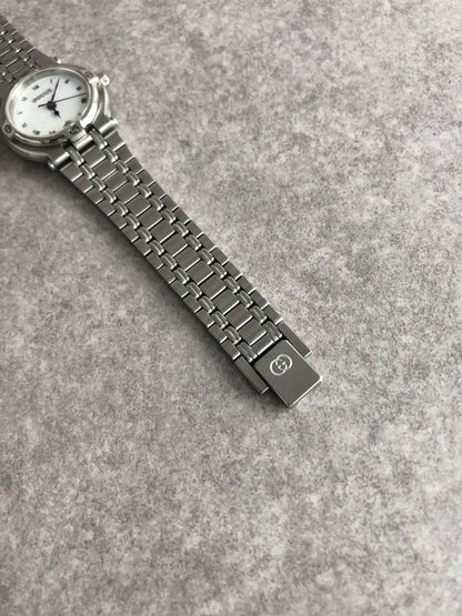 GUCCI Logo Watch Silver 9100L Vintage g8dhxw