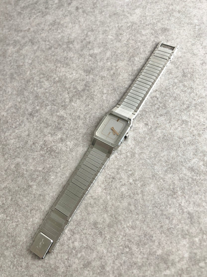 Yves Saint Laurent YSL Logo Watch Silver 4-108019TA Vintage pg8xvz
